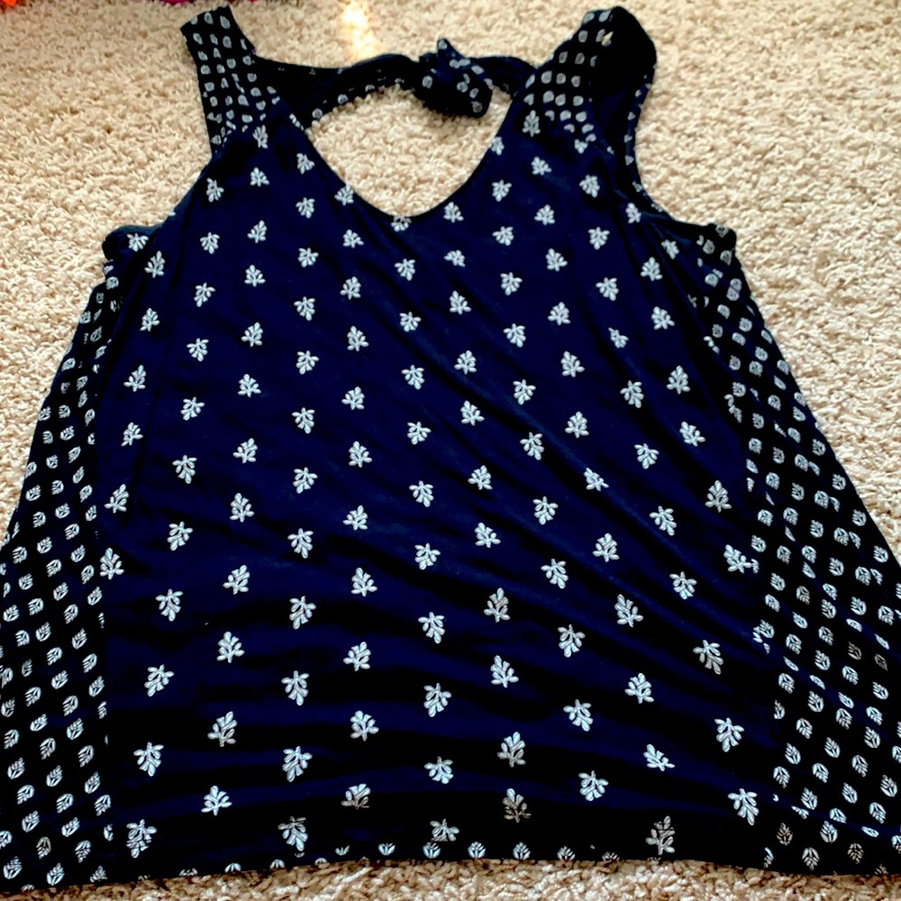 Old Navy Sleeveless Top. Size L